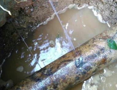 西丰楼顶渗水维修公司分享下地暖漏水的原因及检测方法。